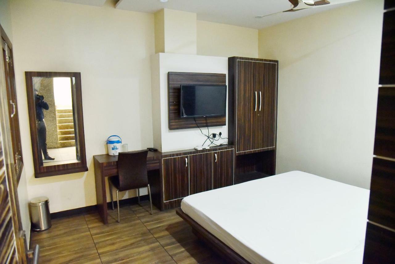 Hotel Midtown & Restaurant Jhunjhunu Екстериор снимка